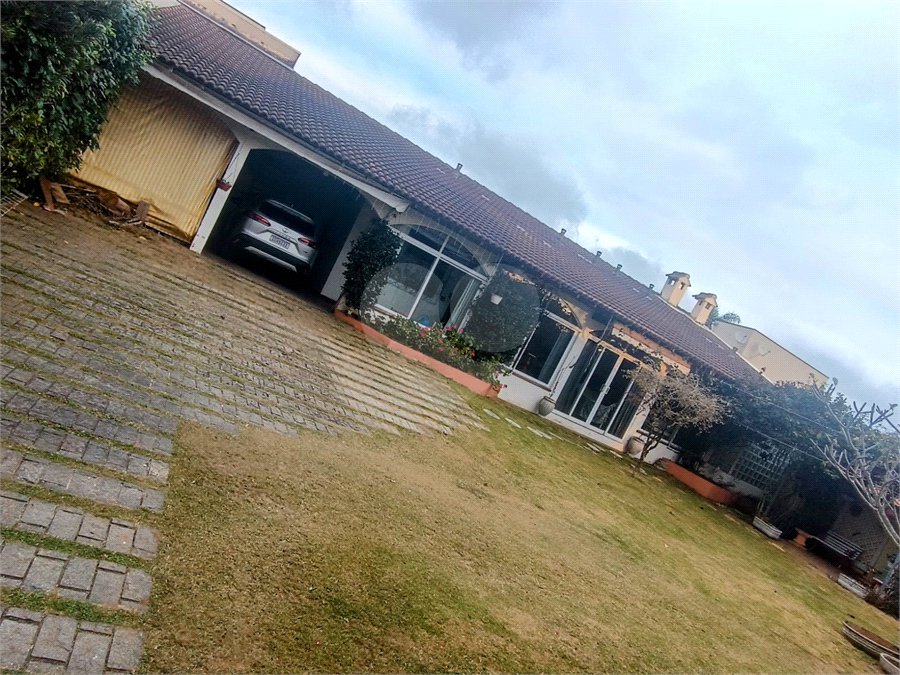 Casa à venda com 5 quartos, sendo 4 suítes, em Jardim Armênia, Mogi das Cruzes, SP
