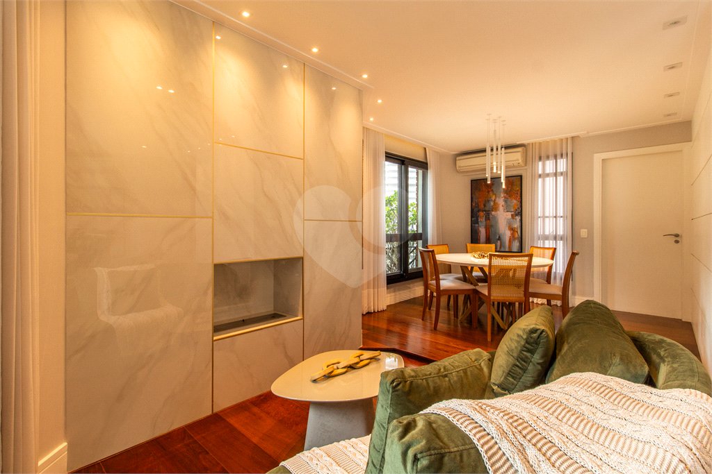 Apartamento à venda com 4 quartos, sendo 2 suítes,  em Vila Mariana, São Paulo, SP