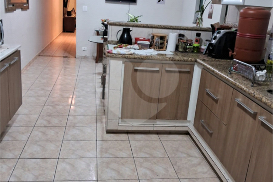 Sobrado à venda com 3 quartos, sendo 1 suíte, em Parque Gerassi, Santo André, SP