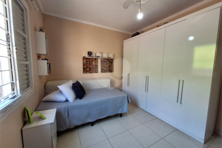 Casa à venda com 4 quartos, sendo 1 suíte, em Santa Cândida, Vinhedo, SP