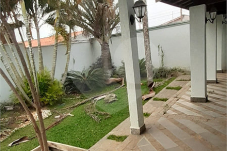 Casa à venda com 5 quartos, sendo 1 suíte, no Centro, Bom Jesus dos Perdões, SP