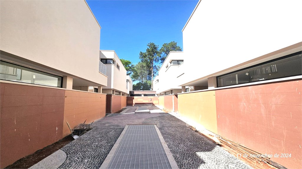 Casa à venda com 4 suítes no condomínio Garda, São Paulo - SP