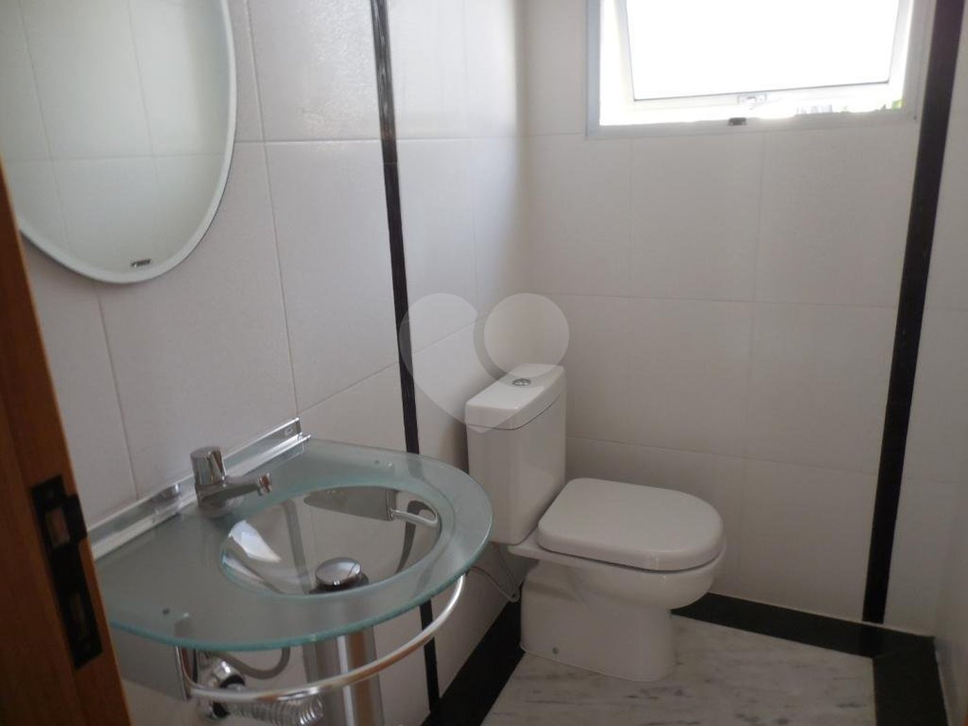 Casa Térrea à venda com 3 suítes em Horto, São Paulo, SP