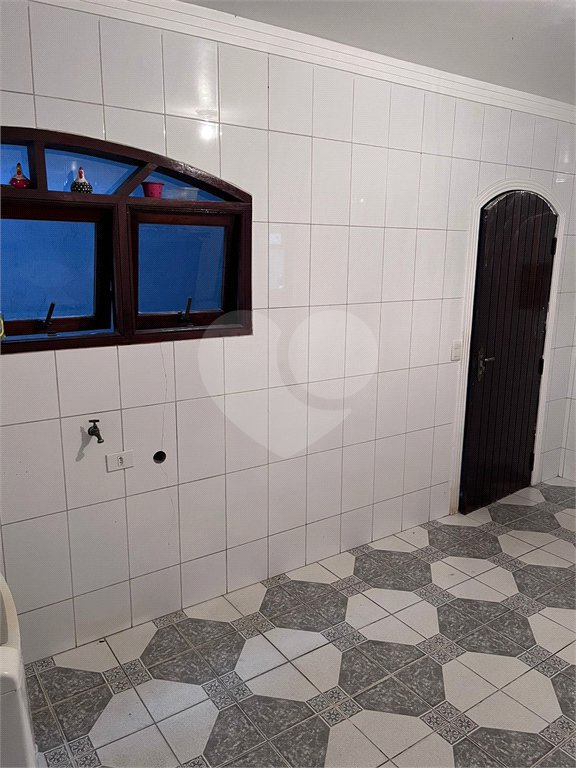 Sobrado à venda com 5 quartos, sendo 2 suítes,  em Jardim da Granja, São José dos Campos, SP