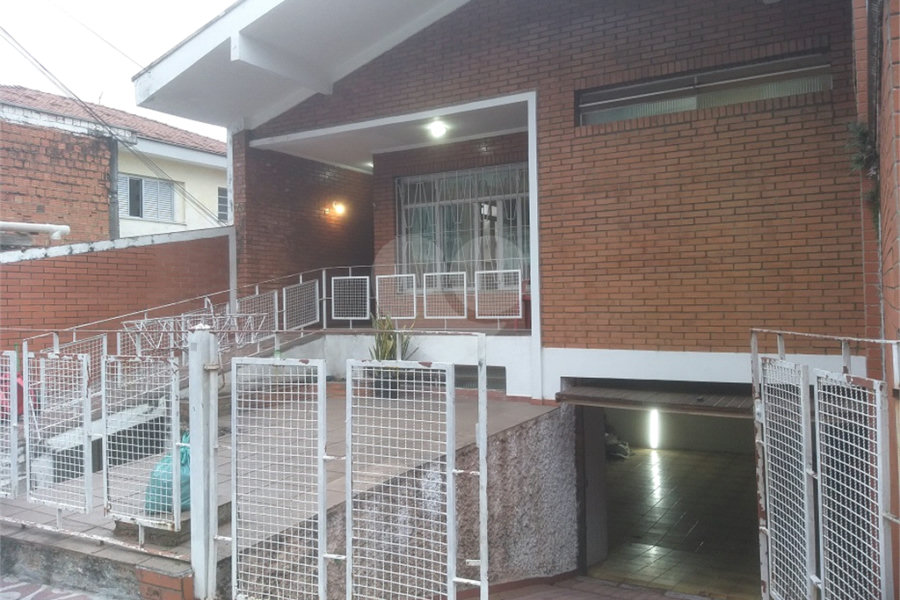 Casa à venda com 3 quartos, sendo 2 suítes, em Vila Paulicéia, São Paulo, SP
