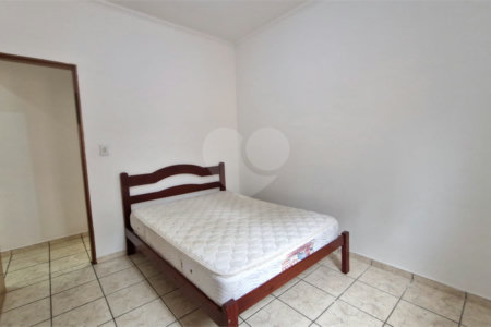Casa para alugar com 3 quartos, sendo 1 suíte, no condomínio Santa Mônica, Atibaia - SP