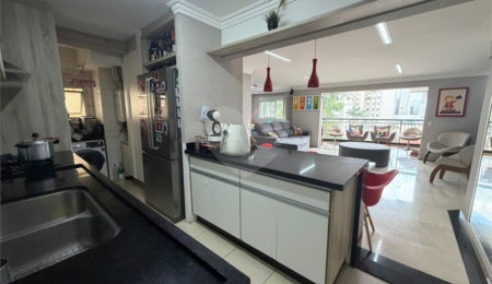 Apartamento à venda com 3 quartos, sendo 1 suíte, em Vila Regente Feijó, São Paulo, SP
