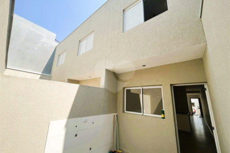 Sobrado à venda com 3 quartos, sendo 1 suíte,  em Vila Tiradentes, São Paulo, SP