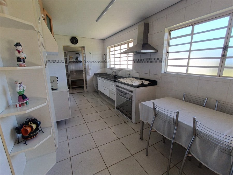 Chácara à venda com 4 quartos, sendo 1 suíte, em Vila Vilma (mailasqui), São Roque, SP