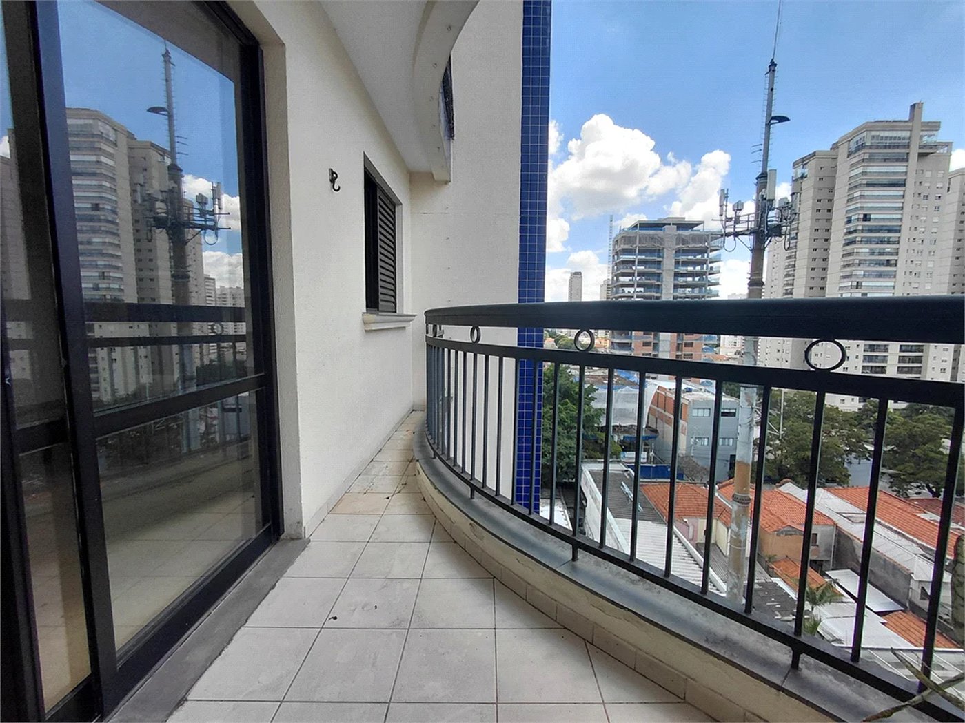 Apartamento à venda com 3 suítes em Vila Romana, São Paulo, SP