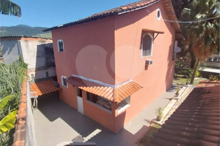 Casa à venda com 5 quartos, sendo 2 suítes, em Campo Grande, Rio de Janeiro, RJ