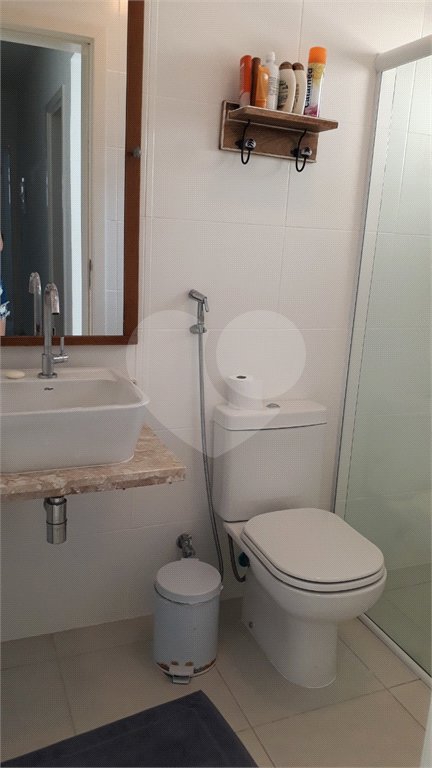 Casa à venda com 4 quartos, sendo 3 suítes, no condomínio Residencial Vila Esmeralda, São Sebastião - SP