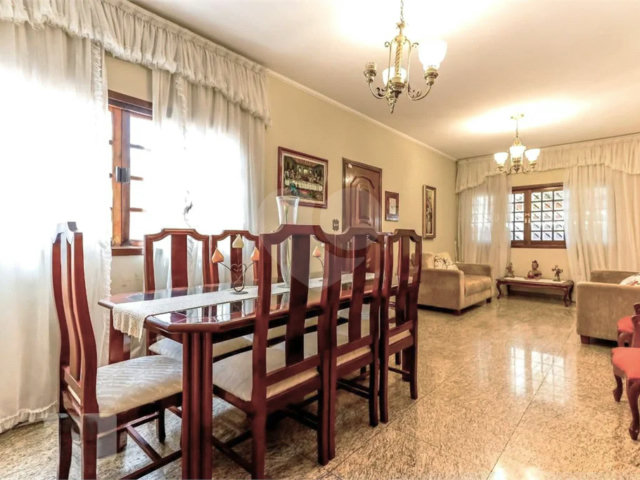 Sobrado à venda com 4 quartos, sendo 1 suíte,  em Vila Nova Mazzei, São Paulo, SP