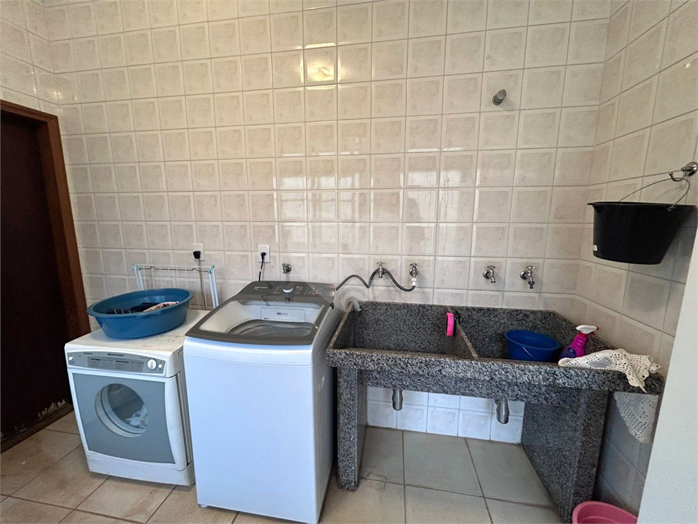 Casa à venda com 5 quartos, sendo 2 suítes, em Parque Residencial Colina das Estrelas, Tatuí, SP