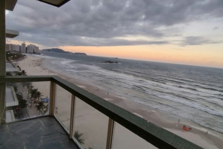 Apartamento com 4 dormitórios à venda, 150 m² por R$ 1.200.000,00 - Praia das Pitangueiras - Guarujá/SP