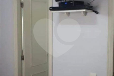 Apartamento à venda com 2 quartos, sendo 1 suíte, em Super Quadra Morumbi, São Paulo, SP