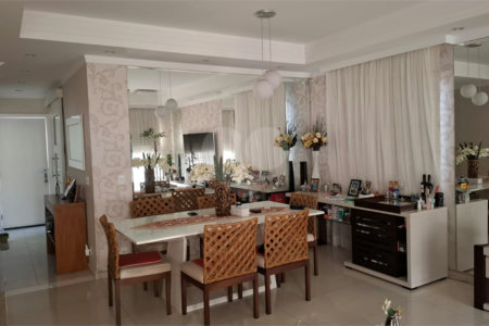 Casa à venda com 3 suítes no condomínio Villa das Flores, Mogi das Cruzes - SP