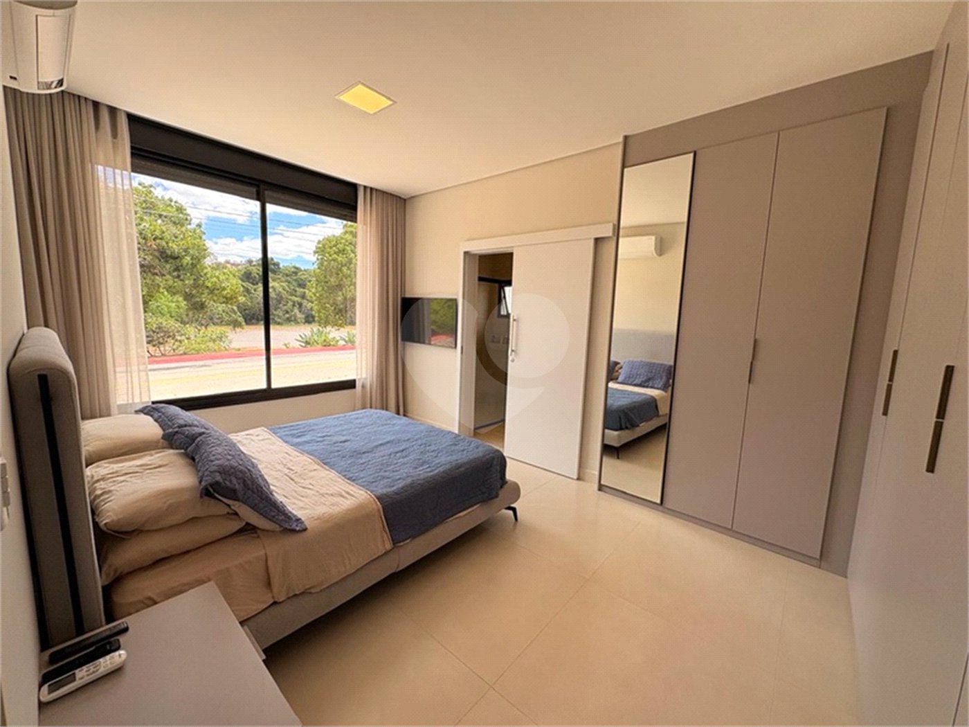 Casa à venda com 3 suítes no condomínio Helena Maria, Sorocaba - SP