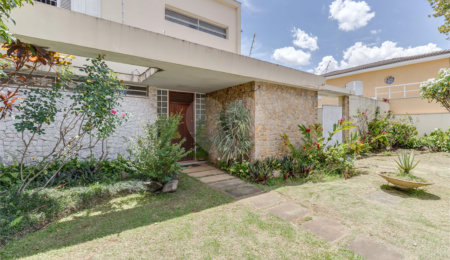 Sobrado à venda com 5 quartos, sendo 2 suítes,  em Brooklin, São Paulo, SP