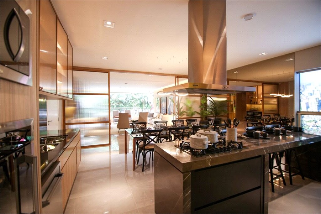 Apartamento à venda com 3 suítes em Vila Mariana, São Paulo, SP
