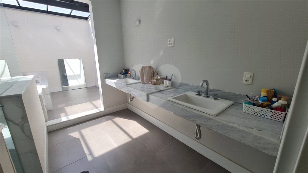 Casa à venda com 3 suítes em Vila Nastri, Itapetininga, SP
