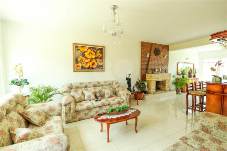 Casa à venda com 4 quartos, sendo 1 suíte, em Jardim Franca, São Paulo, SP