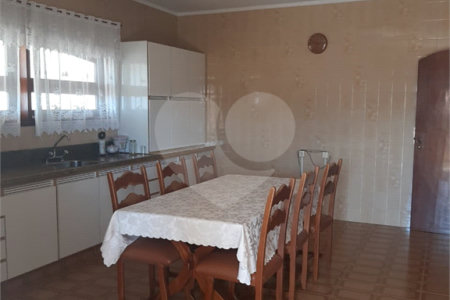 Casa à venda com 3 quartos, sendo 1 suíte, no Centro, Vinhedo, SP