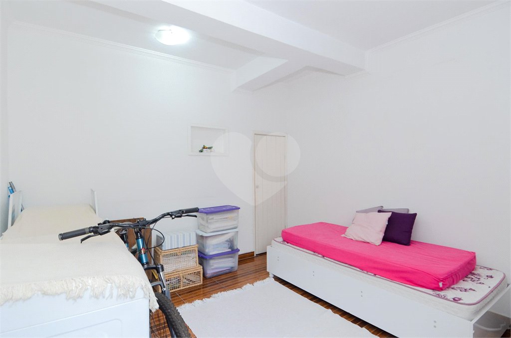 Casa à venda com 4 quartos, sendo 1 suíte, em Jardim Nova Taboão, Guarulhos, SP