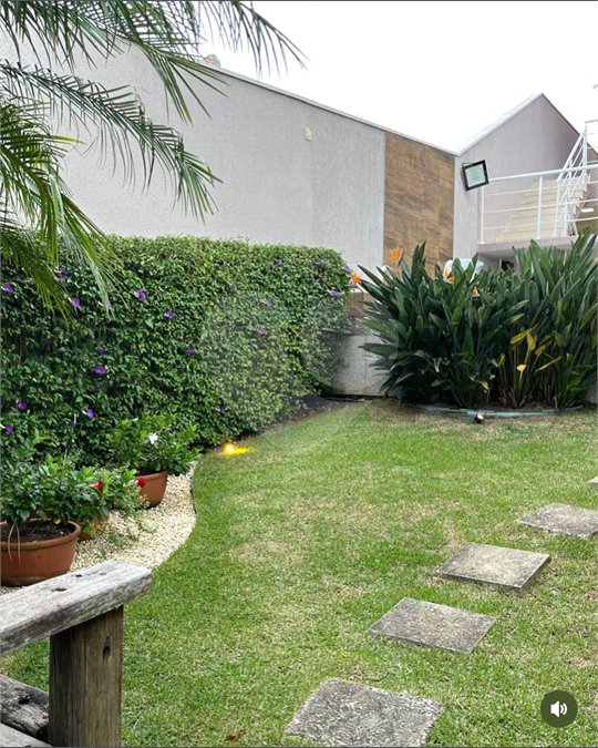 Sobrado à venda com 3 quartos, sendo 1 suíte,  em Vila Suissa, Mogi das Cruzes, SP