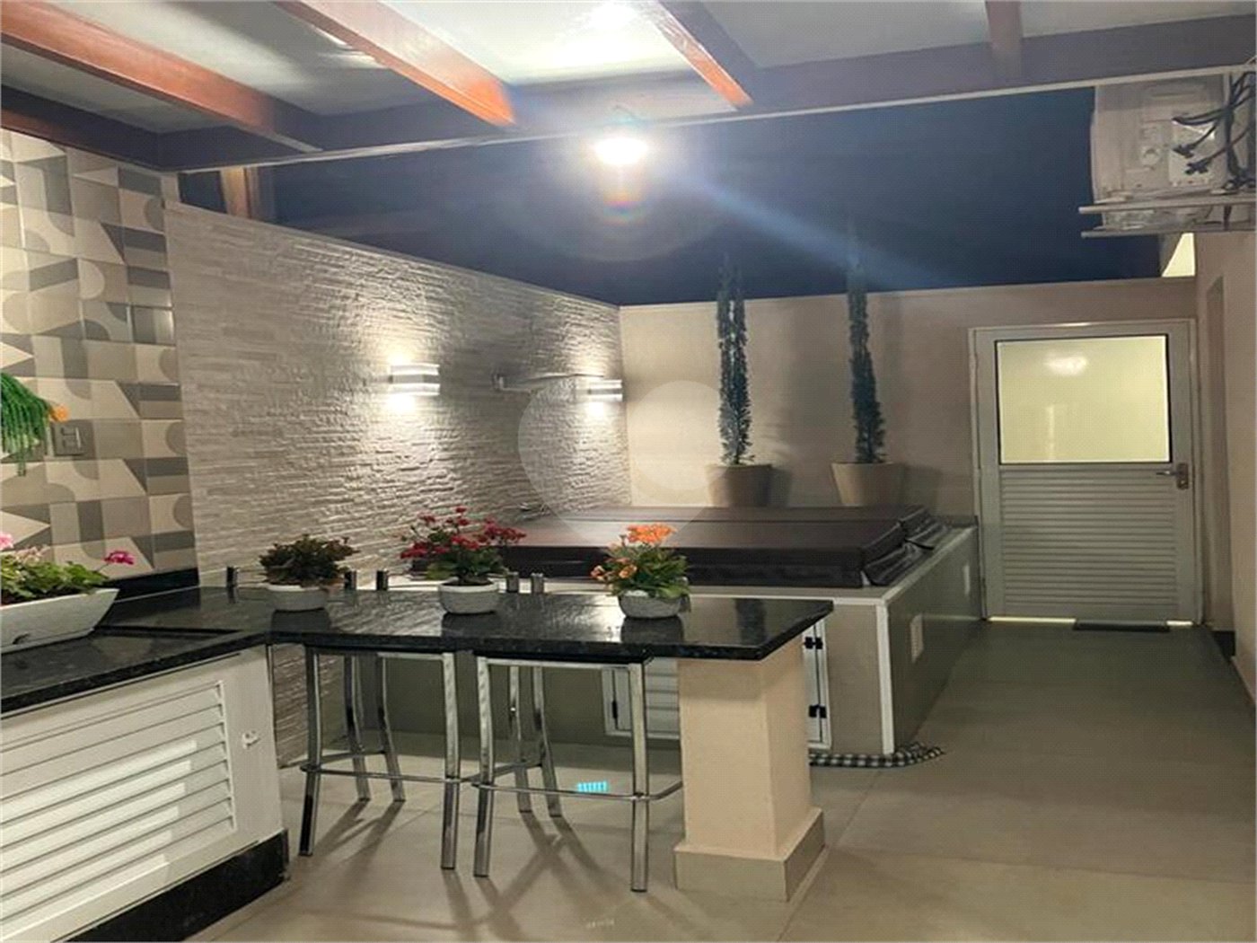 Casa à venda com 3 suítes no condomínio Maison Blanche, Indaiatuba - SP