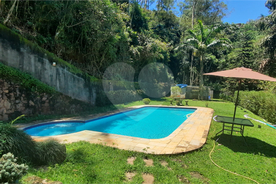 Casa à venda com 4 quartos, sendo 1 suíte, no condomínio Parque Imperial da Cantareira, Mairiporã - SP