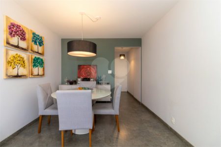 Apartamento à venda com 2 quartos em Moema, São Paulo, SP