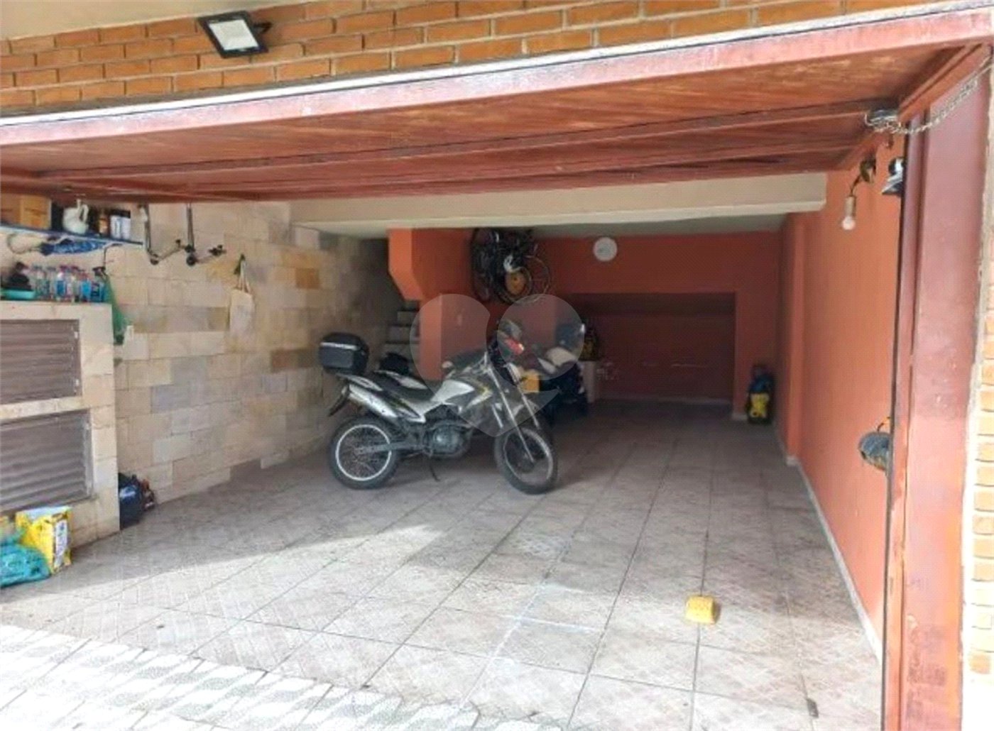 Sobrado à venda com 4 quartos, sendo 1 suíte, em Santo Antônio, Osasco, SP