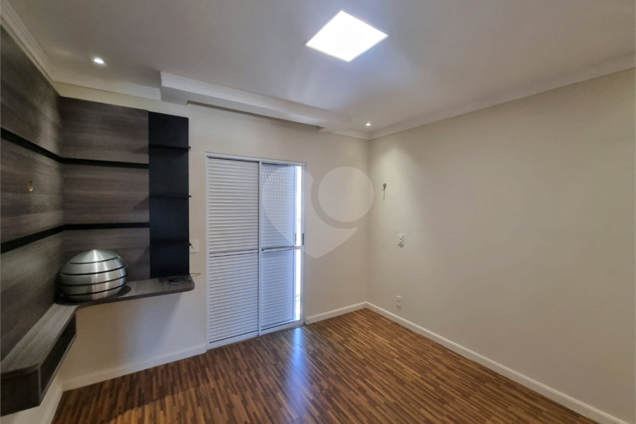 Sobrado à venda com 3 quartos, sendo 1 suíte,  em Jardim Belizário, Cotia, SP