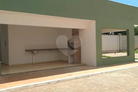 Apartamento à venda com 2 quartos no Centro-sul, Várzea Grande, MT