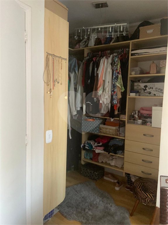 Casa à venda com 3 quartos, sendo 1 suíte, no condomínio Traituba, São Paulo - SP