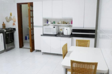 Sobrado à venda com 3 quartos, sendo 1 suíte, em Campo Grande, São Paulo, SP