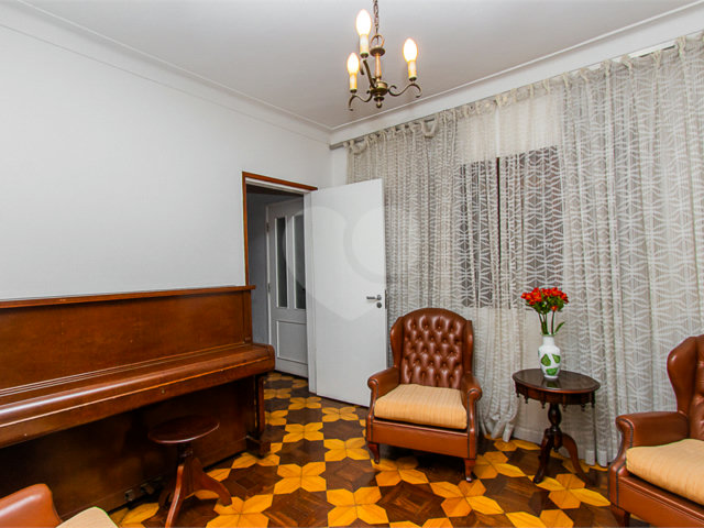 Sobrado à venda com 5 quartos em Vila Mariana, São Paulo, SP