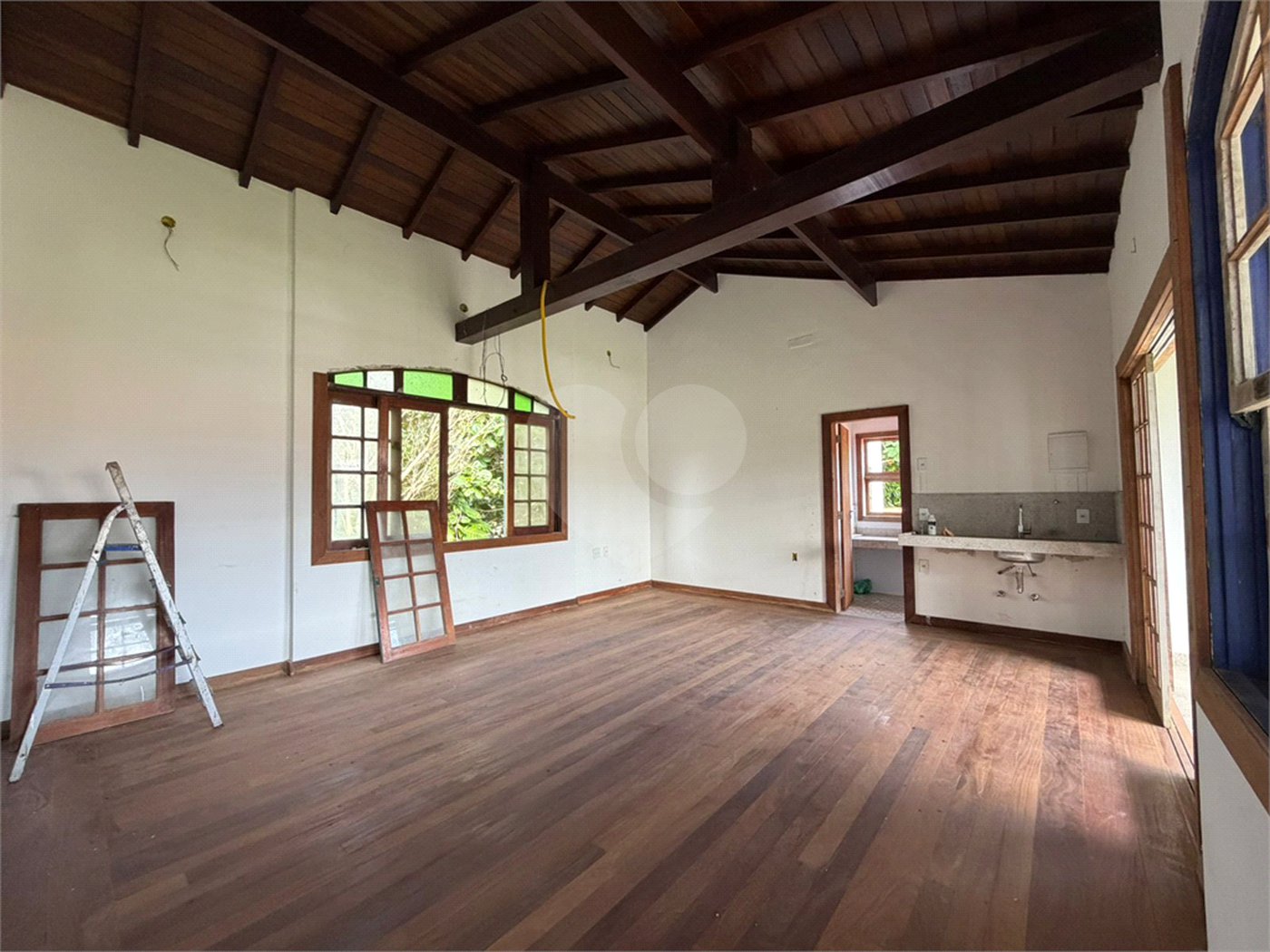 Casa à venda com 4 quartos, sendo 2 suítes, em Ogiva, Cabo Frio, RJ