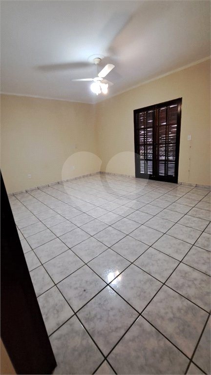 Sobrado à venda com 3 quartos, sendo 2 suítes, em Jardim Adriana, Indaiatuba, SP