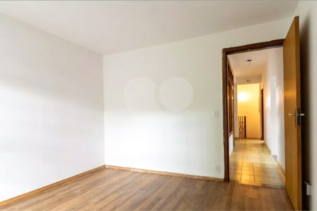 Casa à venda com 4 quartos, sendo 1 suíte, em Vila Tiradentes, São Paulo, SP