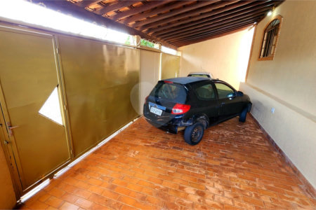 Casa à venda com 4 quartos, sendo 1 suíte, em Jardim Nova Época, Araraquara, SP