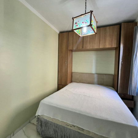 Apartamento 2 dormitórios com vaga de garagem lado praia na Enseada Guarujá