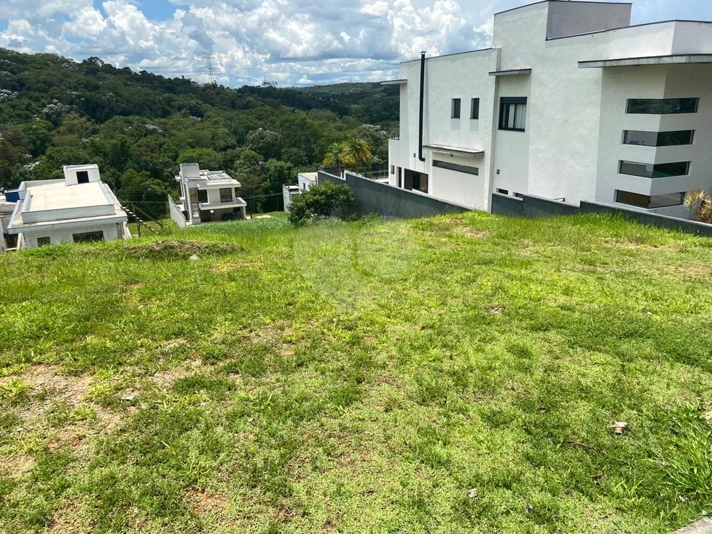 Terreno à venda no condomínio Brisa 1, Mogi das Cruzes - SP