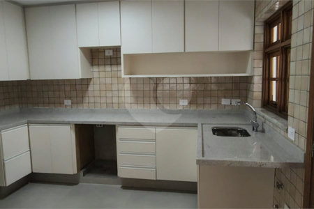 Casa de Vila à venda com 3 quartos, sendo 2 suítes, em Santo Amaro, São Paulo, SP