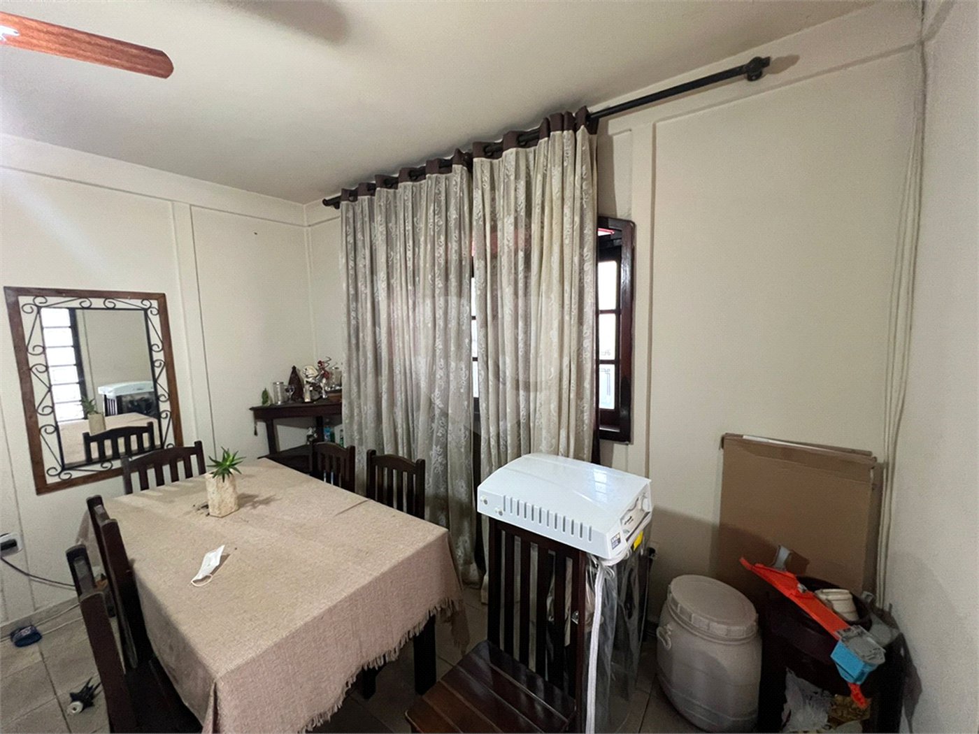 Casa à venda com 4 quartos, sendo 1 suíte,  em Jardim Ponte Grande, Mogi das Cruzes, SP
