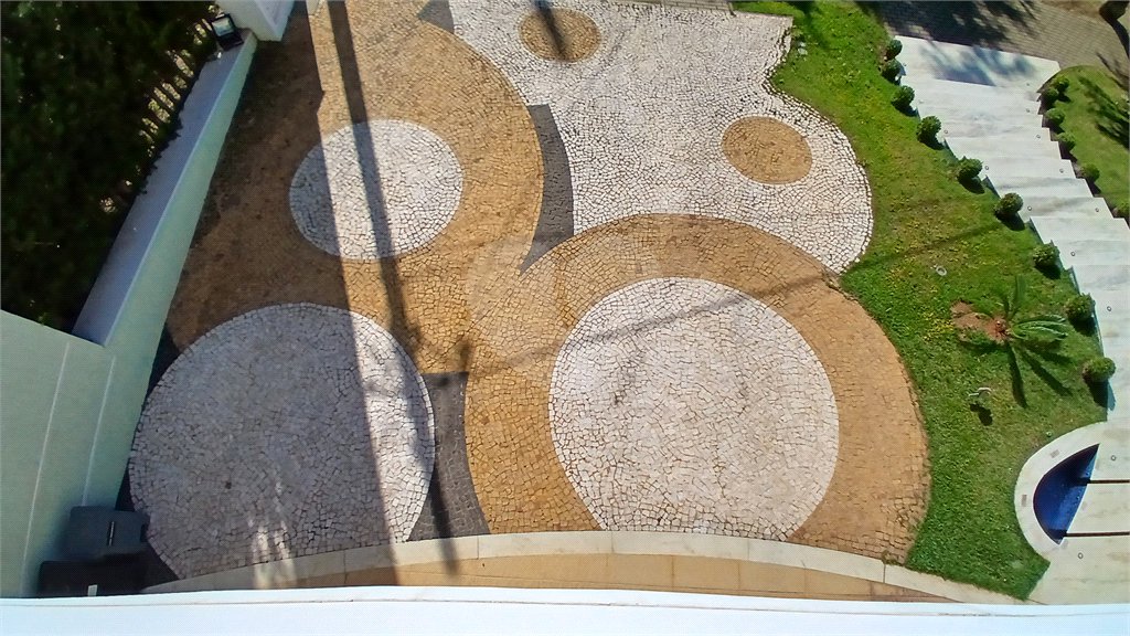 Casa à venda com 3 suítes no condomínio Figueira Garden, Atibaia - SP