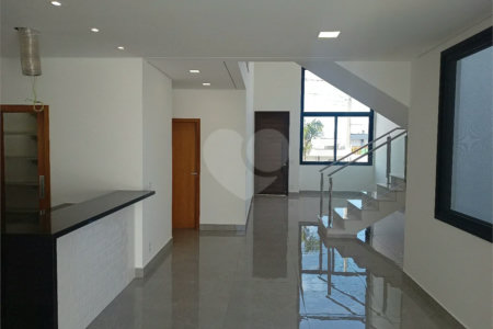 Casa à venda com 3 suítes no condomínio Real Park, Sumaré - SP