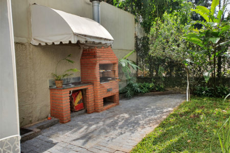 Sobrado à venda com 4 quartos, sendo 2 suítes, em Alto da Boa Vista, São Paulo, SP