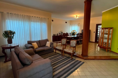 Casa à venda com 3 quartos, sendo 1 suíte,  em Santos Dumont, Três Lagoas, MS